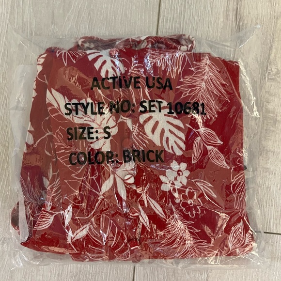 NWT Active USA 2 Piece Set Top & Skirt- Red with White floral- Size Small - Picture 10 of 11